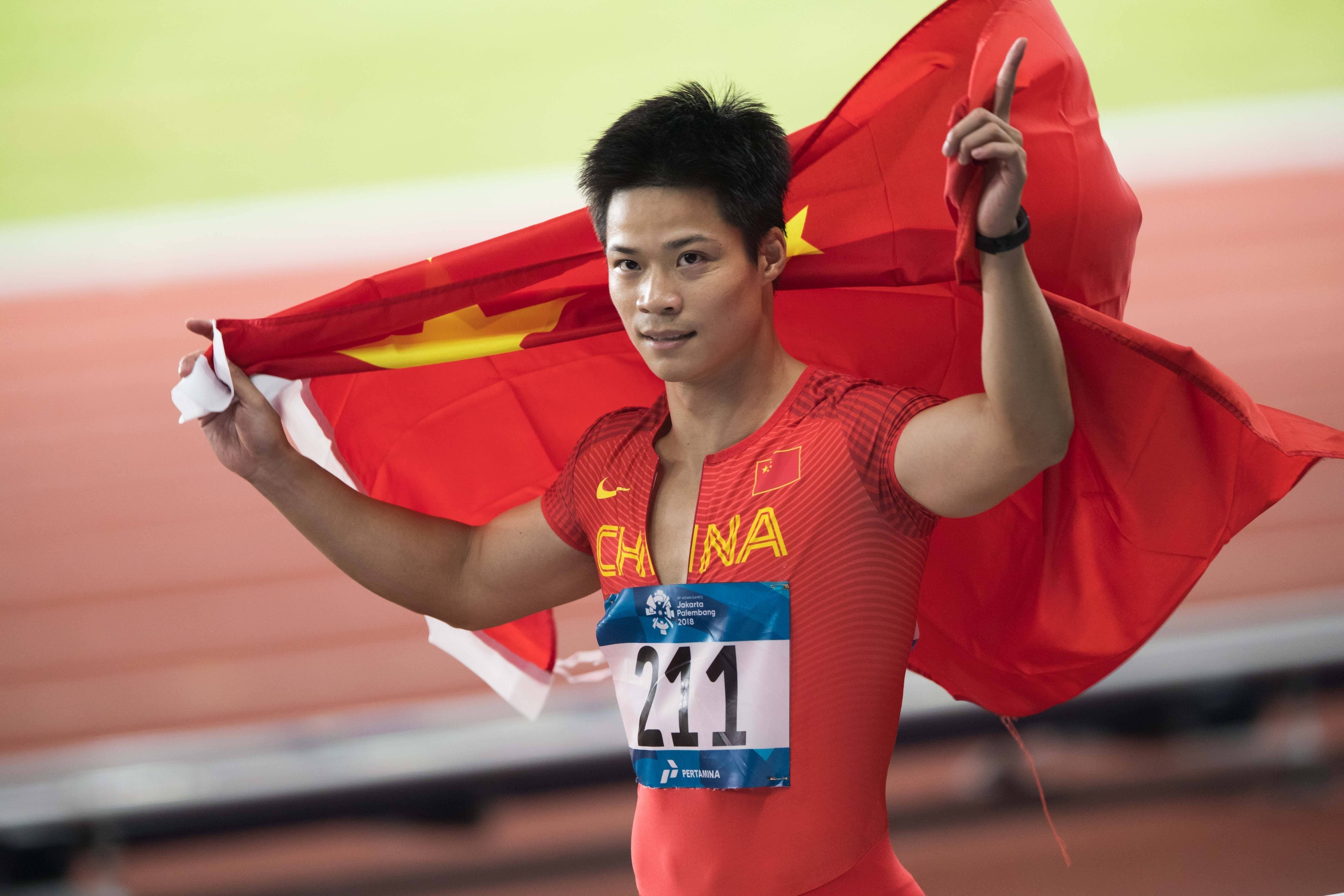 关于田径运动员勇夺金牌，速度之光的信息