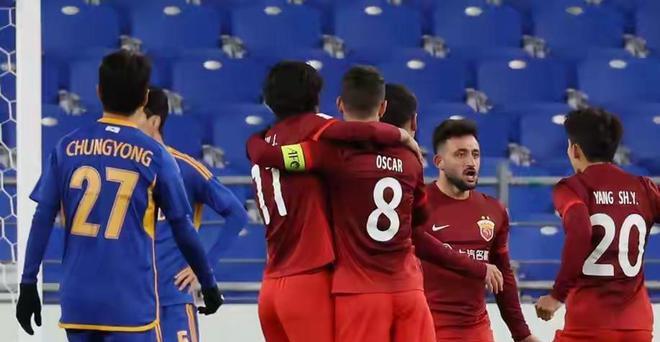 爱游戏app-上港客场不敌鲁能，球队连胜势头被终结的简单介绍