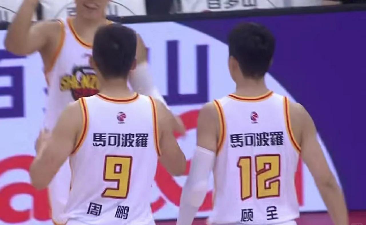 爱游戏在线登录-都灵主场大胜巴里亚，取得三分重要胜利