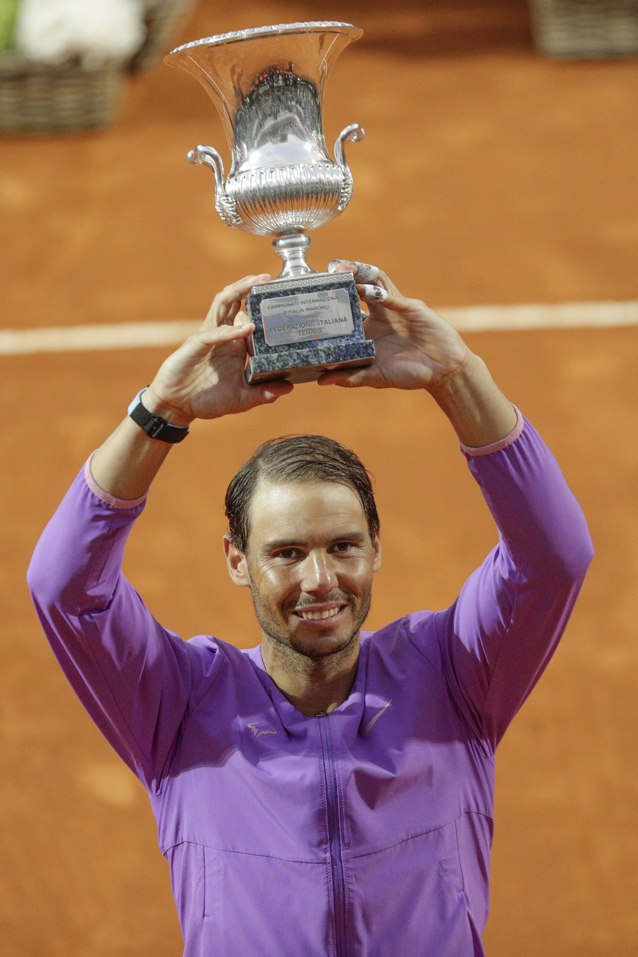 网球赛场上的一场场风暴，选手们为荣誉而战的简单介绍