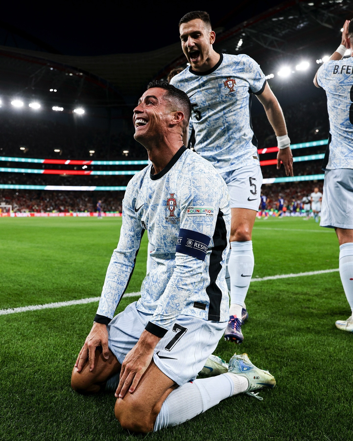 爱游戏在线登录-欧国联赛场上一番较量，克罗地亚获胜