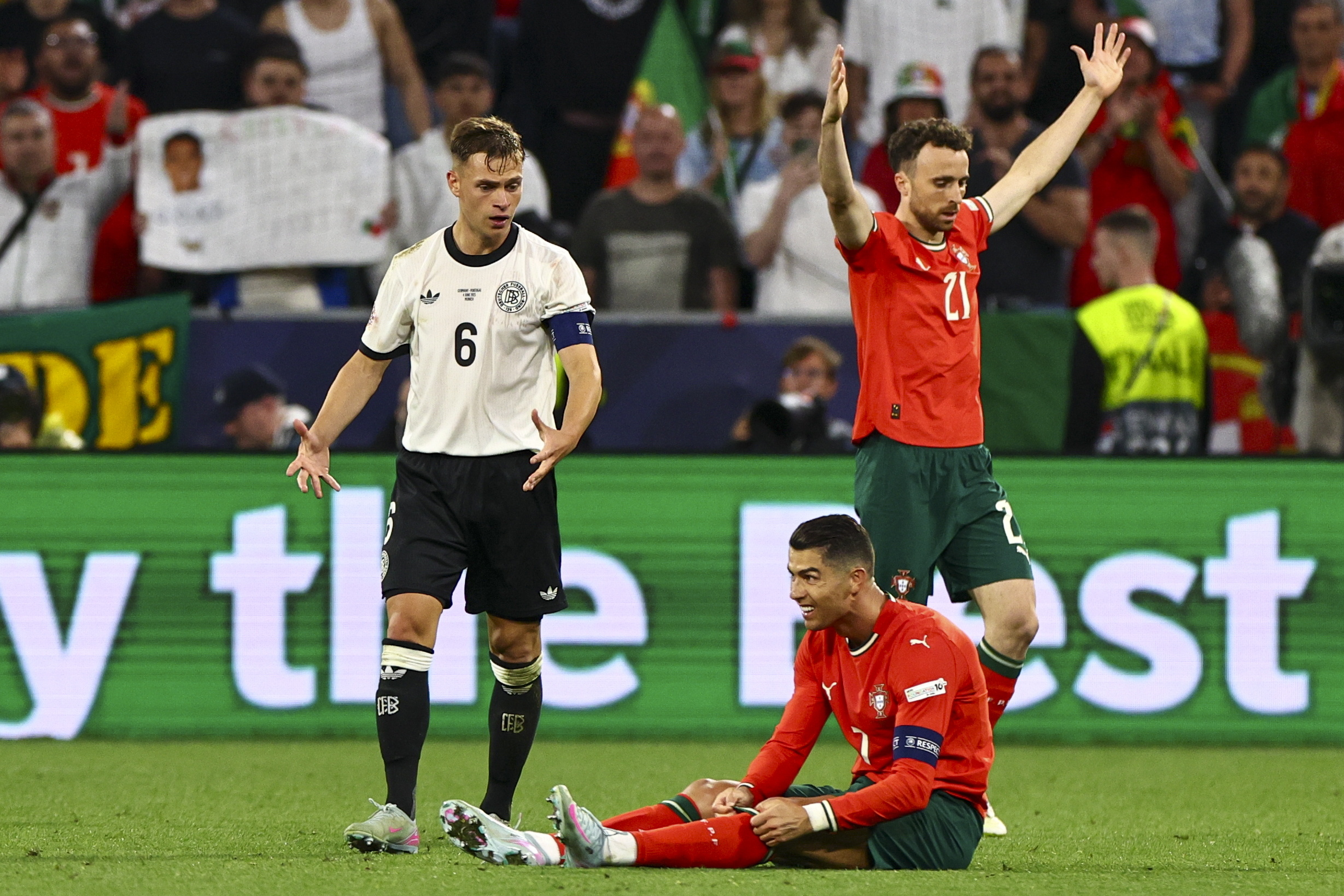 爱游戏app下载-荷兰力挫葡萄牙，挺进欧国杯决赛