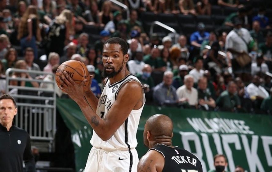 雄鹿胜圣奇,米德尔顿37分 雄鹿胜圣奇,米德尔顿37分