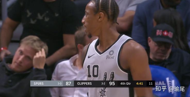 爱游戏网页版-快船力克凯尔特人，伦纳德封盖压哨三分
